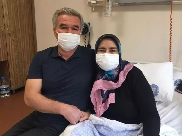 Dört çocuğunun annesi, 33 yıllık eşini böbreğiyle hayata bağladı Dört çocuğunun annesi, 33 yıllık eşini böbreğiyle hayata bağladı
