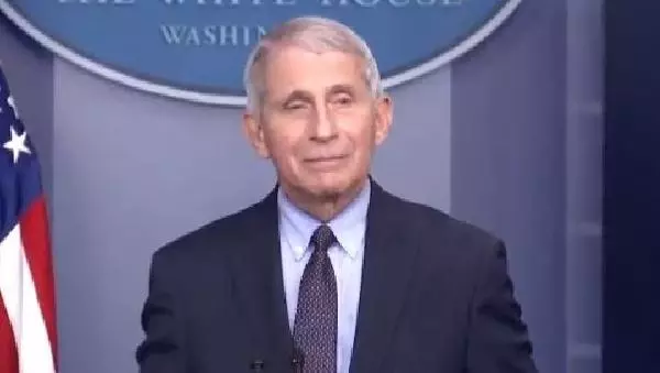 Dr. Fauci, Biden yönetimindeki ilk basın toplantısında Trump'ı eleştirdi Dr. Fauci, Biden yönetimindeki ilk basın toplantısında Trump'ı eleştirdi