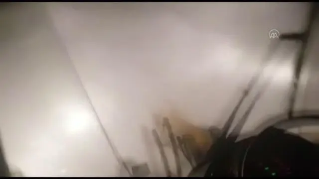Ekipler, kardan yolu kapanan mezradaki hamile kadın için seferber oldu Ekipler, kardan yolu kapanan mezradaki hamile kadın için seferber oldu