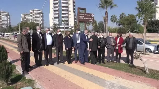 Eski SHP Genel Başkanı Aydın Güven Gürkan ölüm yıl dönümünde Mersin'de anıldı Eski SHP Genel Başkanı Aydın Güven Gürkan ölüm yıl dönümünde Mersin'de anıldı