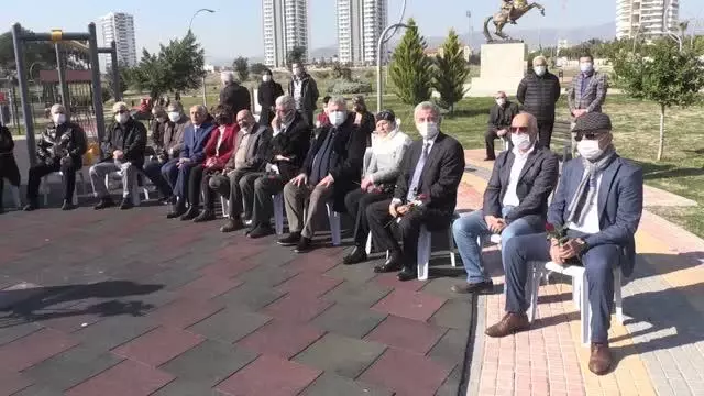 Eski SHP Genel Başkanı Aydın Güven Gürkan ölüm yıl dönümünde Mersin'de anıldı Eski SHP Genel Başkanı Aydın Güven Gürkan ölüm yıl dönümünde Mersin'de anıldı