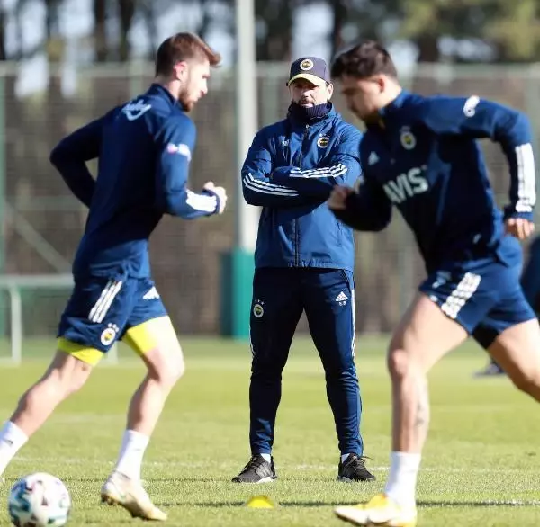 Fenerbahçe'de Ferdi Kadıoğlu taburcu edildi Fenerbahçe'de Ferdi Kadıoğlu taburcu edildi