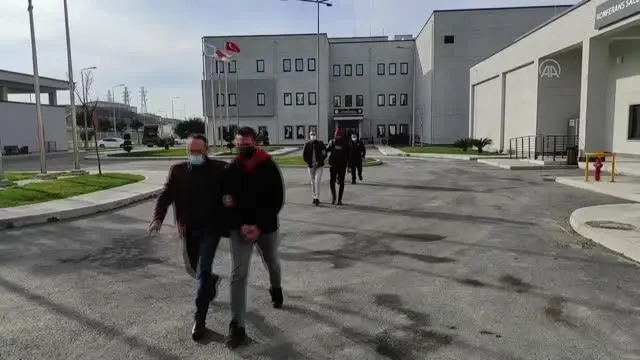 Son dakika haber | FETÖ operasyonunda KKTC'de gözaltına alınan 6 şüpheli asker Türkiye'ye getirildi Son dakika haber | FETÖ operasyonunda KKTC'de gözaltına alınan 6 şüpheli asker Türkiye'ye getirildi