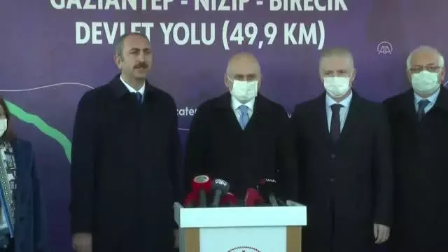 Son dakika haberi | GAZİANTEP - Bakanlar Karaismailoğlu ve Gül, Gaziantep'te karayolu şantiyesinde inceleme yaptı Son dakika haberi | GAZİANTEP - Bakanlar Karaismailoğlu ve Gül, Gaziantep'te karayolu şantiyesinde inceleme yaptı