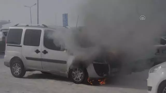 Hastanenin otoparkındaki hafif ticari araçta çıkan yangın söndürüldü Hastanenin otoparkındaki hafif ticari araçta çıkan yangın söndürüldü