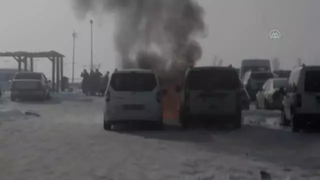 Hastanenin otoparkındaki hafif ticari araçta çıkan yangın söndürüldü Hastanenin otoparkındaki hafif ticari araçta çıkan yangın söndürüldü