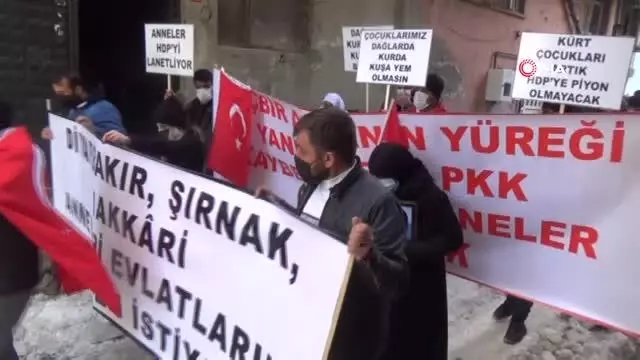 Son dakika haber | HDP il binası önündeki 'Evlat Nöbeti' ikinci haftasında Son dakika haber | HDP il binası önündeki 'Evlat Nöbeti' ikinci haftasında