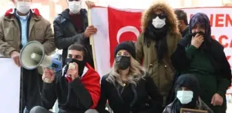 Şırnak: Son dakika... HDP'liler Hakkari'deki 'evlat' eylemini engellemek için seçim müziği çaldı Şırnak: Son dakika... HDP'liler Hakkari'deki 'evlat' eylemini engellemek için seçim müziği çaldı
