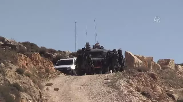 İsrail güçleri Batı Şeria'daki gösteriler sırasında 5 Filistinliyi yaraladı İsrail güçleri Batı Şeria'daki gösteriler sırasında 5 Filistinliyi yaraladı