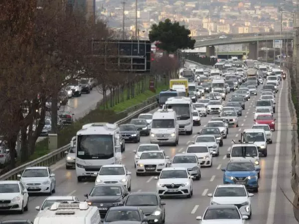 (HAVADAN GÖRÜNTÜLERLE) İSTANBUL'DA KISITLAMA ÖNCESİ TRAFİK YOĞUNLUĞU (2) (HAVADAN GÖRÜNTÜLERLE) İSTANBUL'DA KISITLAMA ÖNCESİ TRAFİK YOĞUNLUĞU (2)