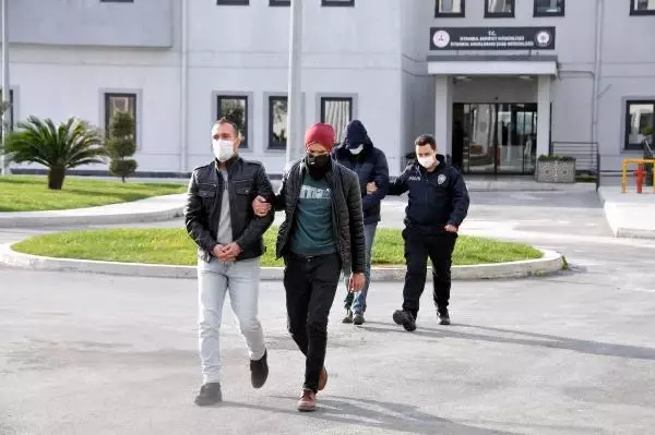 Son dakika haber | FETÖ operasyonunda KKTC'de gözaltına alınan 6 şüpheli asker Türkiye'ye getirildi Son dakika haber | FETÖ operasyonunda KKTC'de gözaltına alınan 6 şüpheli asker Türkiye'ye getirildi