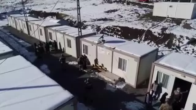 Son Dakika | Jandarma depremin yıl dönümünde depremzedeleri ziyaret etti Son Dakika | Jandarma depremin yıl dönümünde depremzedeleri ziyaret etti