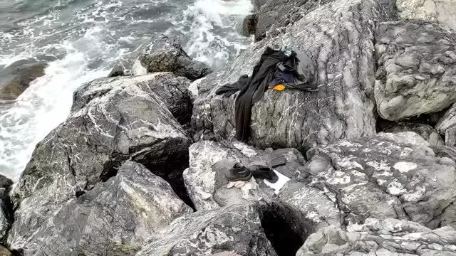 Kartal'da denize atladığından şüphelenilen kişi aranıyor Kartal'da denize atladığından şüphelenilen kişi aranıyor