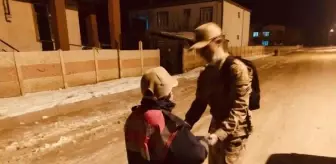 Kayıp çocuk, soğuktan üşümüş ve bitkin halde bulundu