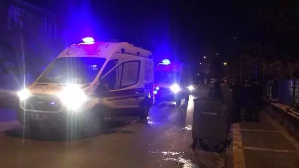 Kayseri'de bıçaklı kavga: 2 yaralı Kayseri'de bıçaklı kavga: 2 yaralı