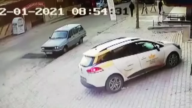 KIRIKKALE - Otomobille taksi çarpıştı: 4 yaralı KIRIKKALE - Otomobille taksi çarpıştı: 4 yaralı