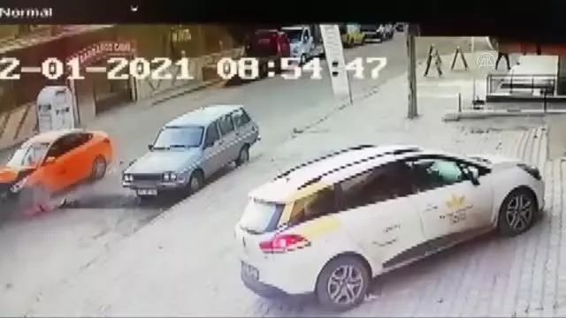 KIRIKKALE - Otomobille taksi çarpıştı: 4 yaralı KIRIKKALE - Otomobille taksi çarpıştı: 4 yaralı