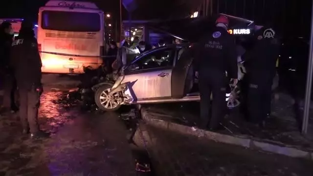 Kısıtlamaya uymayıp gezintiye çıkan 5 kişi kaza yaptı: 1 ölü Kısıtlamaya uymayıp gezintiye çıkan 5 kişi kaza yaptı: 1 ölü
