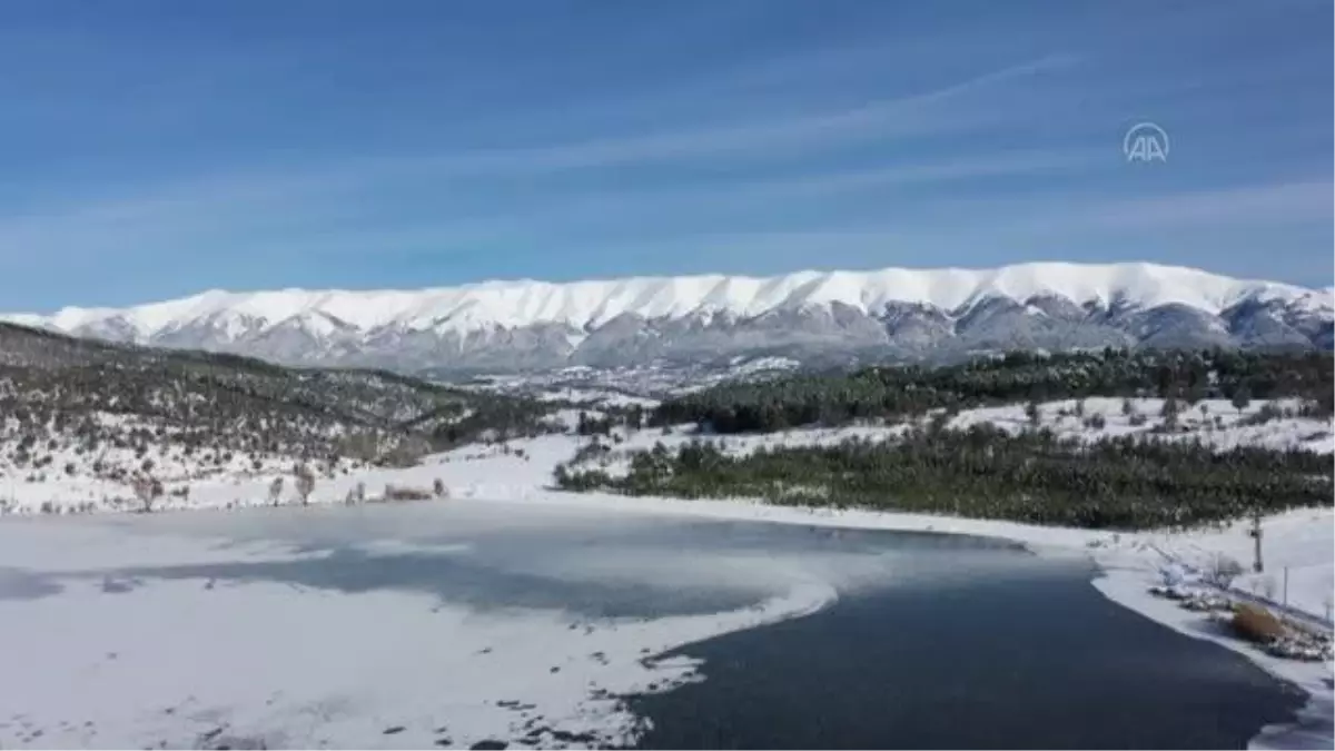 Manzarasıyla büyüleyen 'tatil köyü' kışın izole tatilin gözdesi oldu