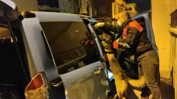 Mersin'de DEAŞ operasyonu: 2 gözaltı Mersin'de DEAŞ operasyonu: 2 gözaltı