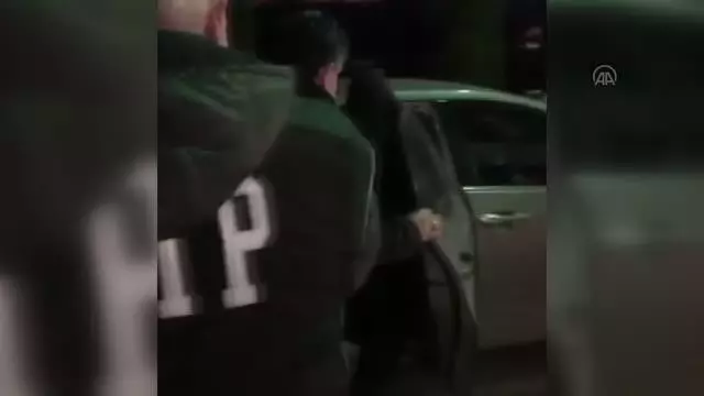 Midesinde uyuşturucu taşıyan 3 İranlı yakalandı Midesinde uyuşturucu taşıyan 3 İranlı yakalandı