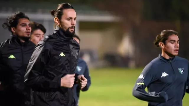 Neven Subotic unilaterally terminated his contract with Denizlispor