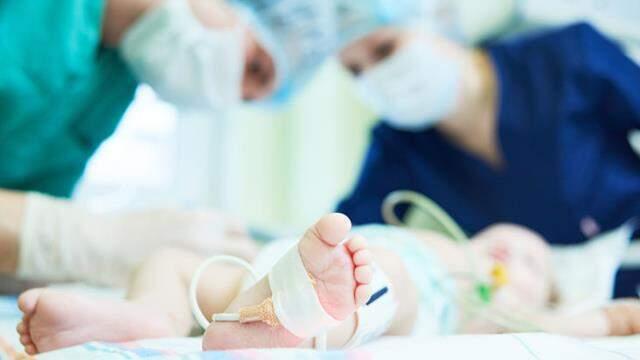 Ölü sanılan bebek hareket etmeye başladı, doktor hatası ortaya çıkmasın diye günahsız canı morga yolladı Ölü sanılan bebek hareket etmeye başladı, doktor hatası ortaya çıkmasın diye günahsız canı morga yolladı