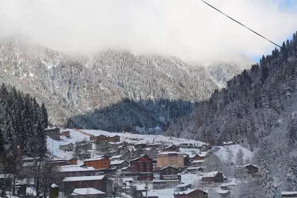 Pandemide sömestr tatili için karla kaplı yaylalar ve termal oteller tercih ediliyor Pandemide sömestr tatili için karla kaplı yaylalar ve termal oteller tercih ediliyor