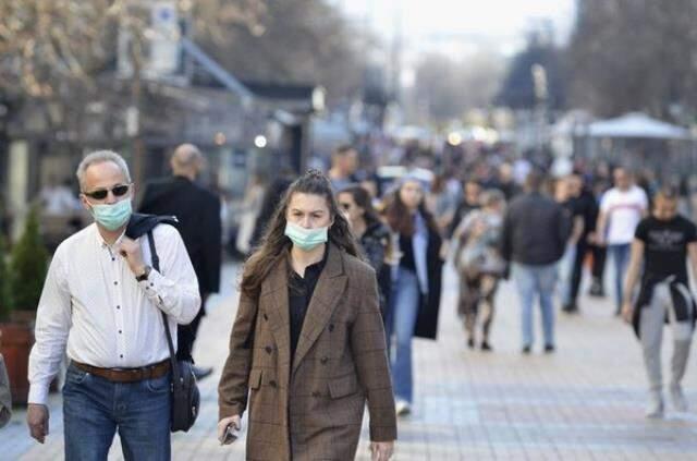 Prof. Dr. Hakan Oğuztürk: Aşı yaptıranlar hemen ertesi gün kısıtlamalardan muaf edilmemeli, en az 40 günlük bir süreç olabilir Prof. Dr. Hakan Oğuztürk: Aşı yaptıranlar hemen ertesi gün kısıtlamalardan muaf edilmemeli, en az 40 günlük bir süreç olabilir