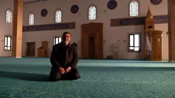 Şehidin vasiyeti yerine getirildi; ismi camide yaşatılıyor Şehidin vasiyeti yerine getirildi; ismi camide yaşatılıyor