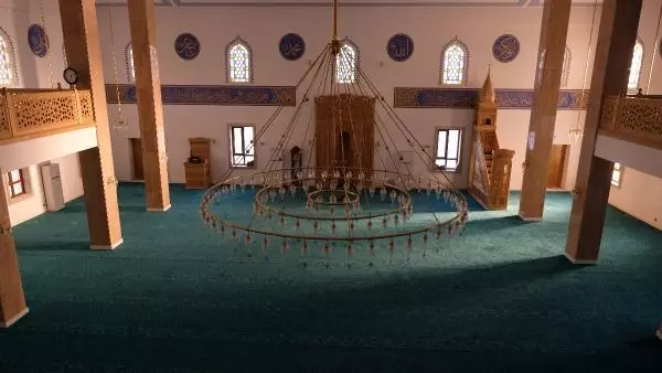 Şehidin vasiyeti yerine getirildi; ismi camide yaşatılıyor Şehidin vasiyeti yerine getirildi; ismi camide yaşatılıyor