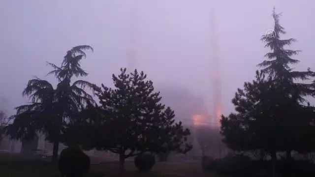 Sis altında kalan Selimiye Camisi gözden kayboldu Sis altında kalan Selimiye Camisi gözden kayboldu