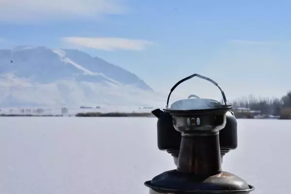 Sivas'ta akarsu ve göller dondu Sivas'ta akarsu ve göller dondu