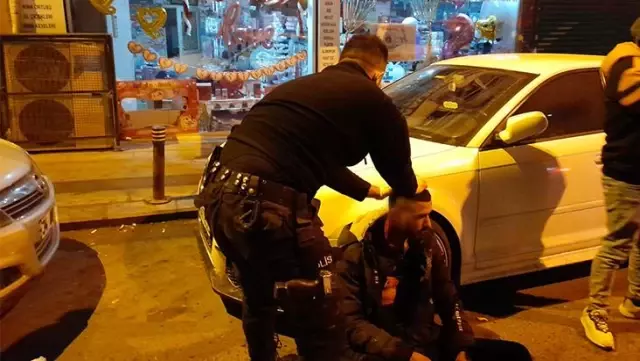 Suriyeli iki grup arasında bıçaklı kavga: 2'si ağır 7 yaralı Suriyeli iki grup arasında bıçaklı kavga: 2'si ağır 7 yaralı