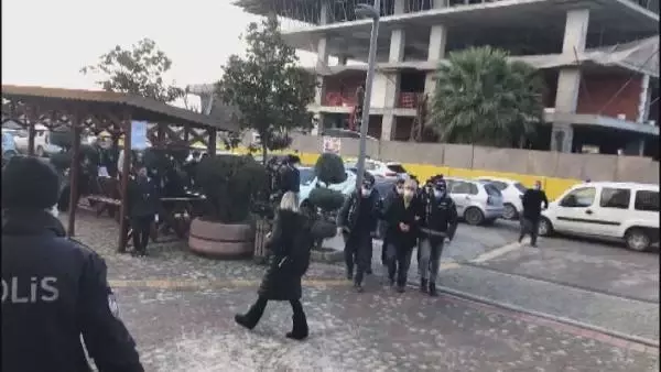 Tapu müdürlüğünde rüşvet operasyonu: 37 gözaltı (1) Tapu müdürlüğünde rüşvet operasyonu: 37 gözaltı (1)