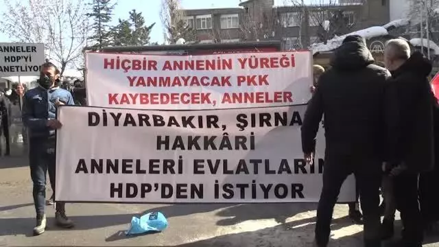 Son dakika haber | HDP il binası önündeki 'Evlat Nöbeti' ikinci haftasında Son dakika haber | HDP il binası önündeki 'Evlat Nöbeti' ikinci haftasında