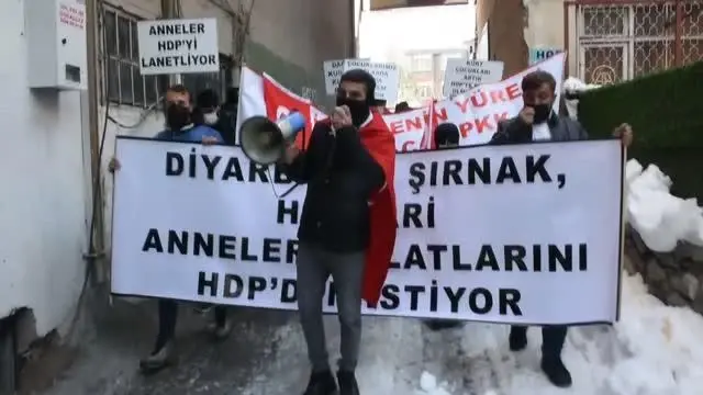 Son dakika haber | HDP il binası önündeki 'Evlat Nöbeti' ikinci haftasında Son dakika haber | HDP il binası önündeki 'Evlat Nöbeti' ikinci haftasında