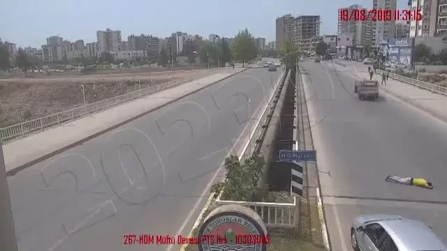 Son dakika haberleri! Trafik kazaları kameraya yansıdı Son dakika haberleri! Trafik kazaları kameraya yansıdı