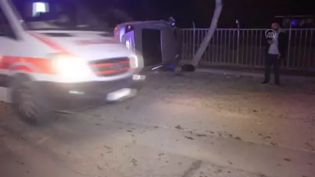 Trafik kazasında 3 kişi yaralandı Trafik kazasında 3 kişi yaralandı