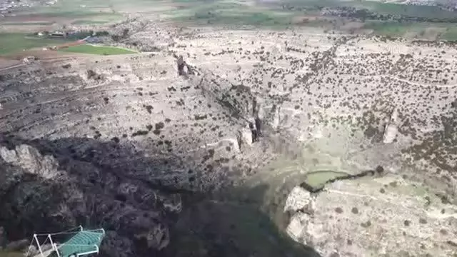 Ulubey Kanyonu'na ziyaretçi ilgisi salgında da devam etti Ulubey Kanyonu'na ziyaretçi ilgisi salgında da devam etti