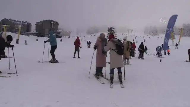 Uludağ'da kayak sezonu yarıyıl tatiliyle hareketlenecek Uludağ'da kayak sezonu yarıyıl tatiliyle hareketlenecek