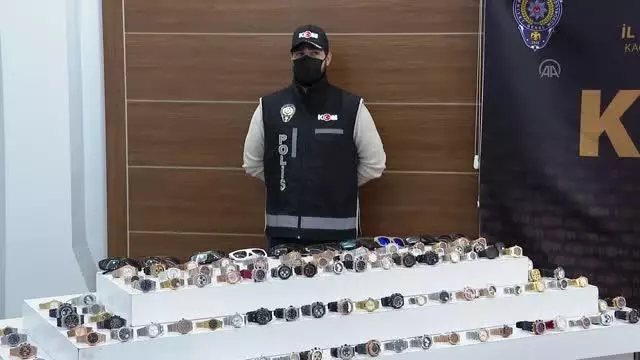 Ünlü markaların taklidi 1539 saat ele geçirildi (2) Ünlü markaların taklidi 1539 saat ele geçirildi (2)