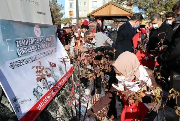 Vanlı kahraman 120 çocuk anıldı Vanlı kahraman 120 çocuk anıldı