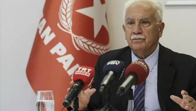 Vatan Partisi'nde 108 kişi Doğu Perinçek'e tepki gösterip istifa etti Vatan Partisi'nde 108 kişi Doğu Perinçek'e tepki gösterip istifa etti