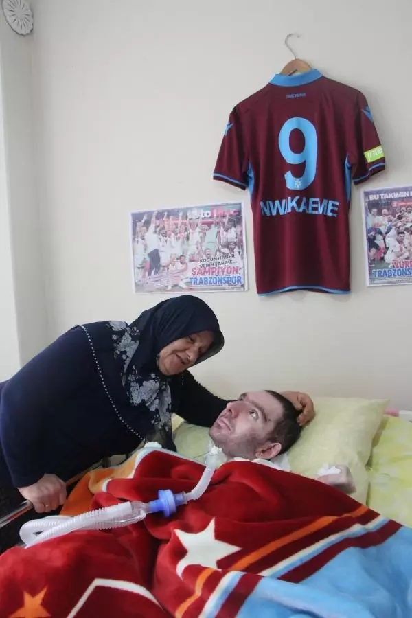 Yatağa mahkum Yusuf, sadece Nwakaeme'ye tepki veriyor Yatağa mahkum Yusuf, sadece Nwakaeme'ye tepki veriyor