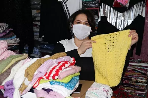 ESKİŞEHİR - İşletme sahibi kadın kimsesiz çocuklar için örgü hırka kampanyası başlattı ESKİŞEHİR - İşletme sahibi kadın kimsesiz çocuklar için örgü hırka kampanyası başlattı