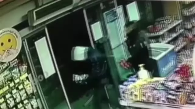 17 hırsızlık olayının 2 şüphelisi tutuklandı 17 hırsızlık olayının 2 şüphelisi tutuklandı