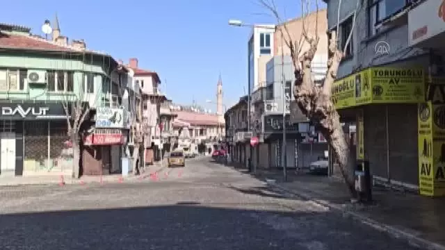 Sokağa çıkma kısıtlaması sonrası sessizlik hakim oldu Sokağa çıkma kısıtlaması sonrası sessizlik hakim oldu