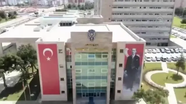 ANTALYA - Yasa dışı silah ticareti operasyonunda yakalanan 3 şüpheli tutuklandı ANTALYA - Yasa dışı silah ticareti operasyonunda yakalanan 3 şüpheli tutuklandı