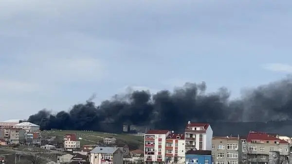 Arnavutköy'de tekstil atölyesinde yangın (1) Arnavutköy'de tekstil atölyesinde yangın (1)